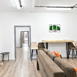 Hostel 44
