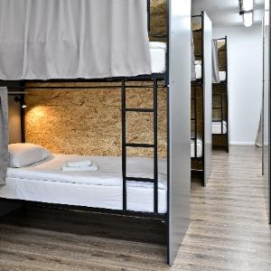 Hostel 44