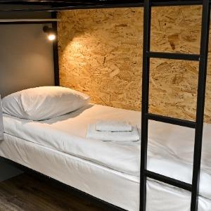 Hostel 44