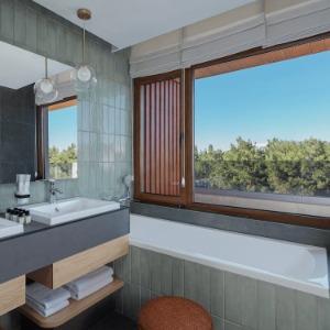 Hotel Funf Luxury Resort & Spa Miracleon