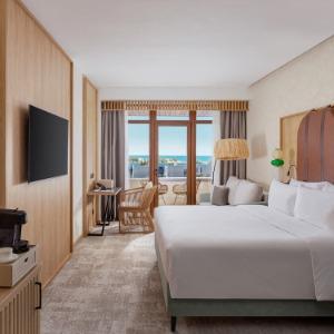 Hotel Funf Luxury Resort & Spa Miracleon