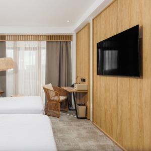 Hotel Funf Luxury Resort & Spa Miracleon