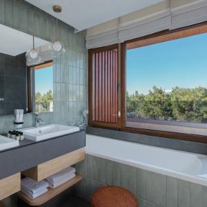 Hotel Funf Luxury Resort & Spa Miracleon