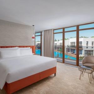 Hotel Funf Luxury Resort & Spa Miracleon