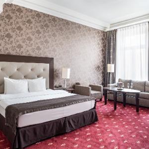 Petro Palace Hotel