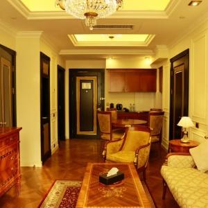 Golden Palace Hotel