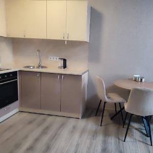 Accomodation facility 5 Stars 2-room Apartment on Alekseeva 34
