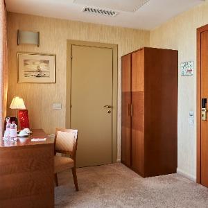 Hotel Alye Parusa