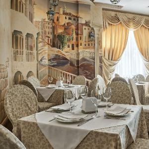 Hotel Alye Parusa