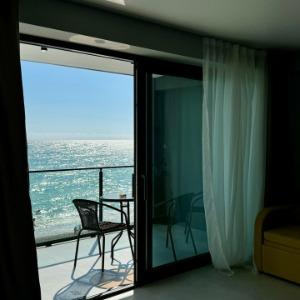 Art More Hotel