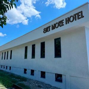 Art More Hotel