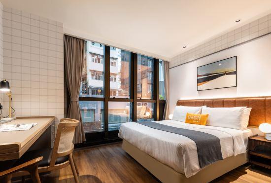 Hotel Dash Living on Hollywood