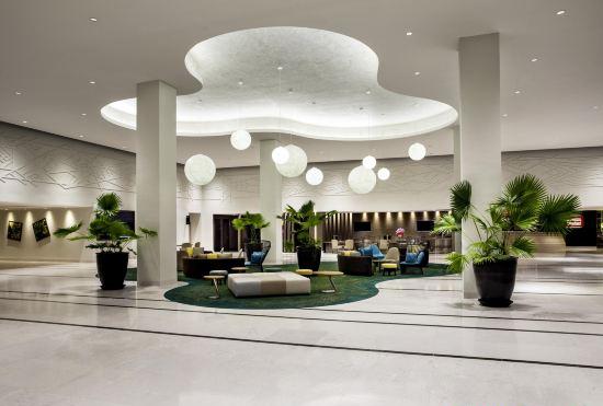 Hotel Pullman Miri Waterfront