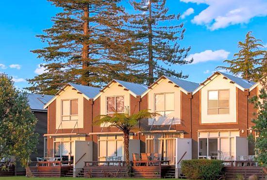 Гостиница Ramada Resort By Wyndham Rotorua Marama