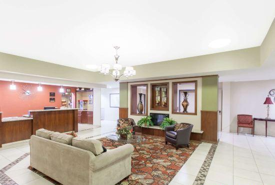 Hotel Ramada by Wyndham Fresno Northwest