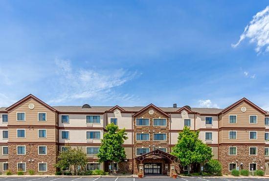 Гостиница Staybridge Suites Davenport