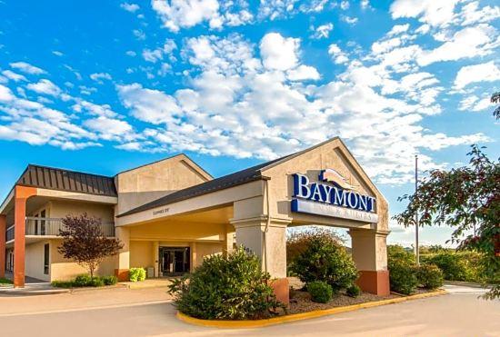 Гостиница Baymont by Wyndham Topeka