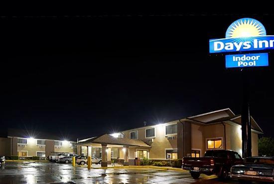 Гостиница Days Inn by Wyndham Topeka