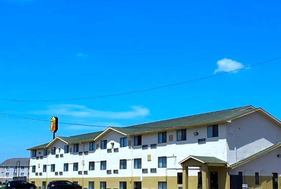 Гостиница Super 8 by Wyndham Topeka/Wanamaker RD/I-70