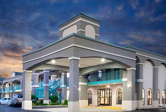 Hotel Super 8 by Wyndham Murfreesboro