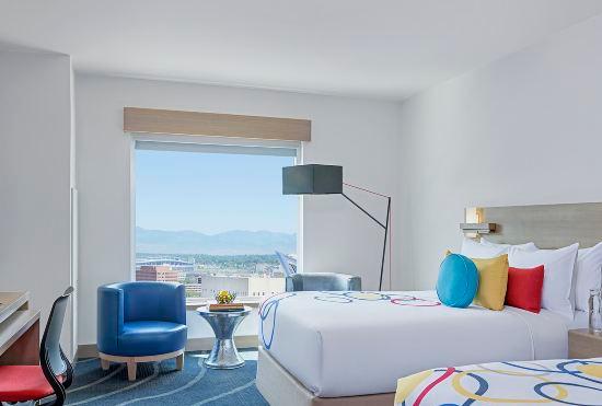 Гостиница The Art Hotel Denver, Curio Collection by Hilton