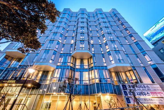 Hotel Sirius