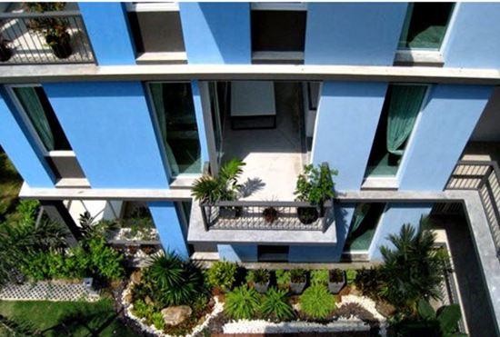 Hotel White@Sea Resort