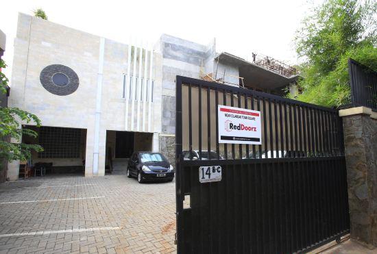 Hotel RedDoorz near Cilandak Town Square