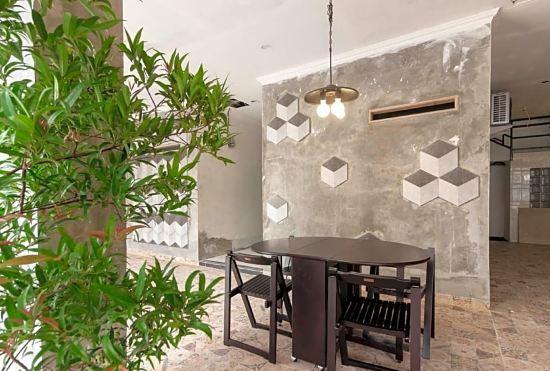 Гостиница RedDoorz Plus @ Cipete Damai
