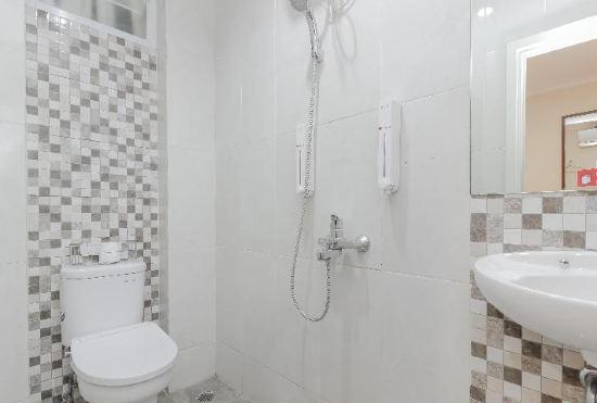 Гостиница RedDoorz Plus @ Thamrin