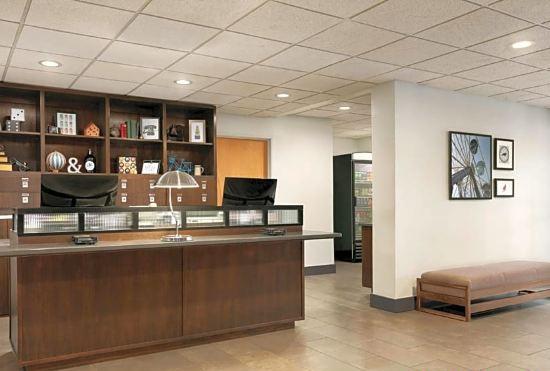 Hotel Four Points by Sheraton Raleigh Arena