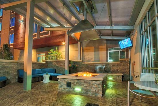 Гостиница SpringHill Suites Canton