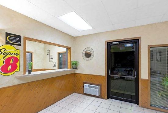 Hotel Super 8 by Wyndham Algona