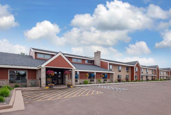 Гостиница AmericInn by Wyndham Sheboygan
