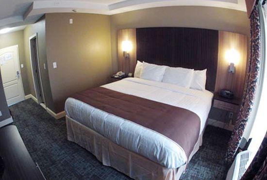 Aashram Hotel by Niagara River