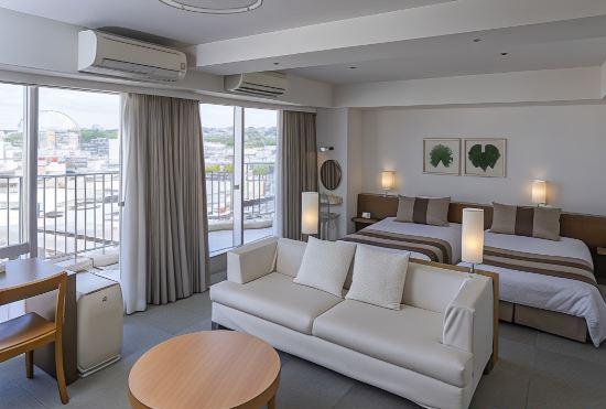 Гостиница The Beach Tower Okinawa