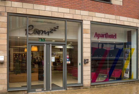 Гостиница Roomzzz Leeds City