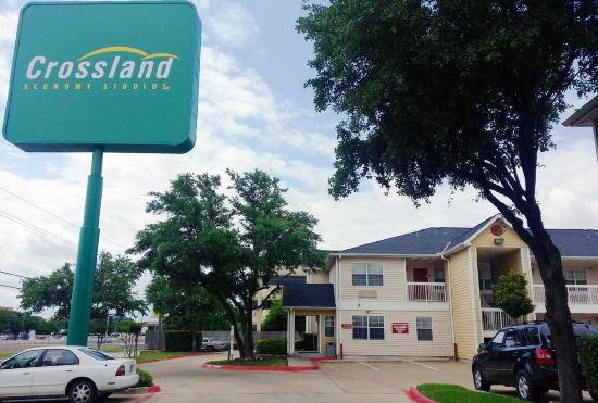 Гостиница HomeTowne Studios Dallas - North Addison/ Tollway