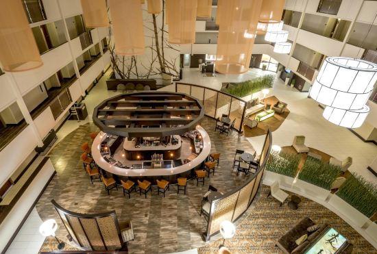 Гостиница DoubleTree by Hilton Montgomery Downtown