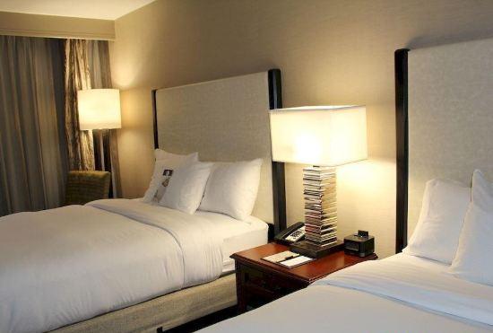Гостиница DoubleTree by Hilton Fresno Convention Center