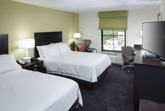 Гостиница Hampton Inn & Suites Gainesville-Downtown
