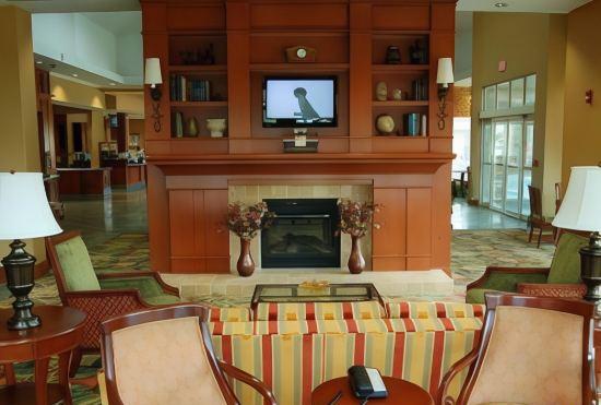 Гостиница Hampton Inn by Hilton Ottawa Airport