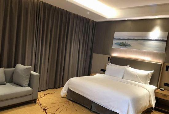 Hotel Ramada by Wyndham Zhengzhou Xinzheng