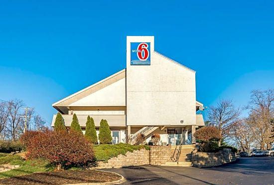 Гостиница Days Inn by Wyndham Cincinnati I-71