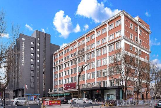 Taimu Mountain Business Hotel (Beijing Railway Station Jianguomen Metro Station)