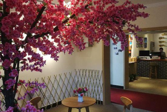 Spring Yingxiang Hotel (Beijing Wangfujing Nanluoguxiang Branch)