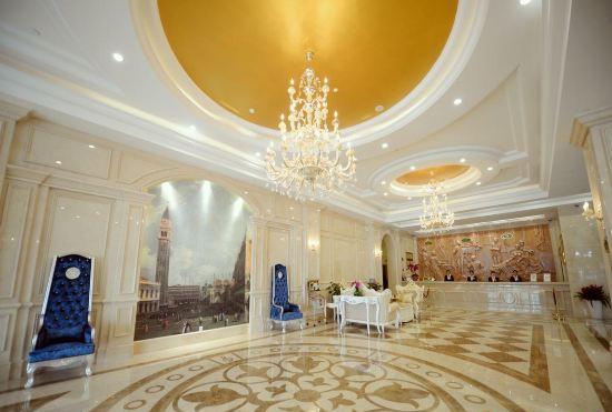 Vienna Hotel (Shanghai Hongqiao Hub Jiading New City)