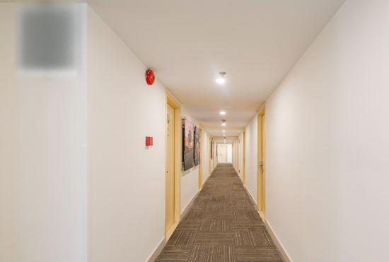 Гостиница 99 Preferential Hotel (Shanghai Wuzhong Road Branch)