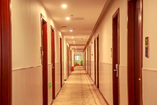 Гостиница Golden Grape Hotel (Shanghai Yongsheng Road Branch)