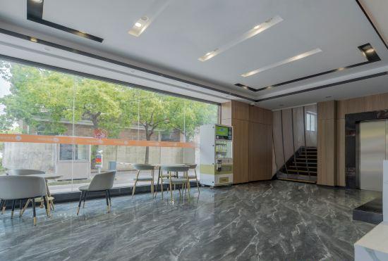 Ruist Hotel (Yongde Road subway station store of Shanghai wujinghua Normal University)